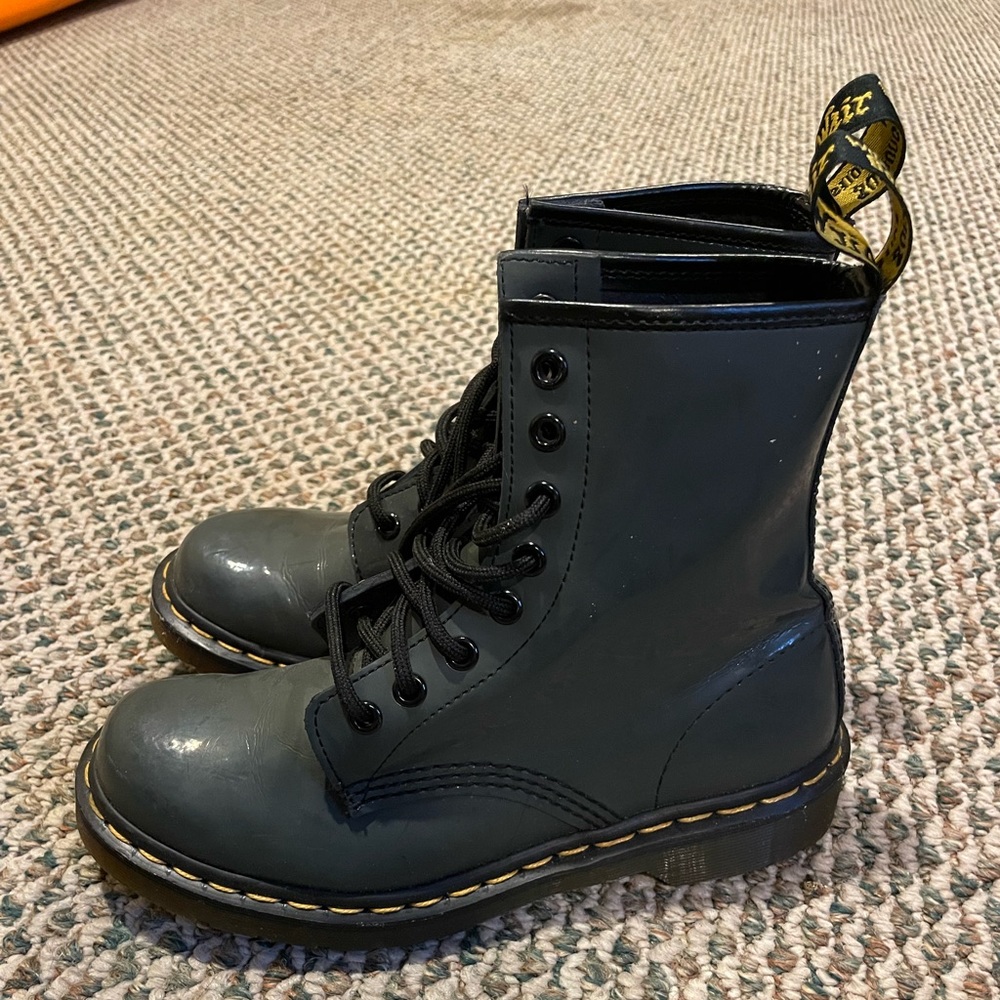 Dr. Martens Women's 1460 W Patent Lamper Fashion Boot size 6